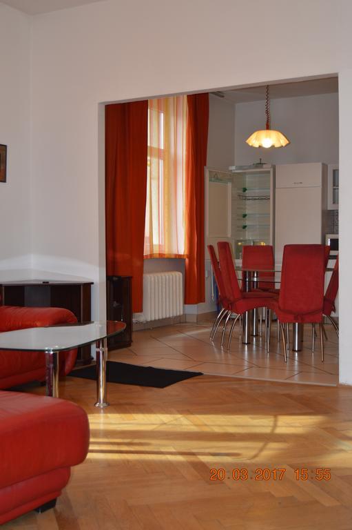 Apartment Riverside - River View Братислава Екстер'єр фото